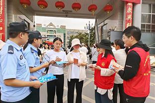 怀特：曼联反击很好我们努力避免给他们机会 球队完全配得上3分